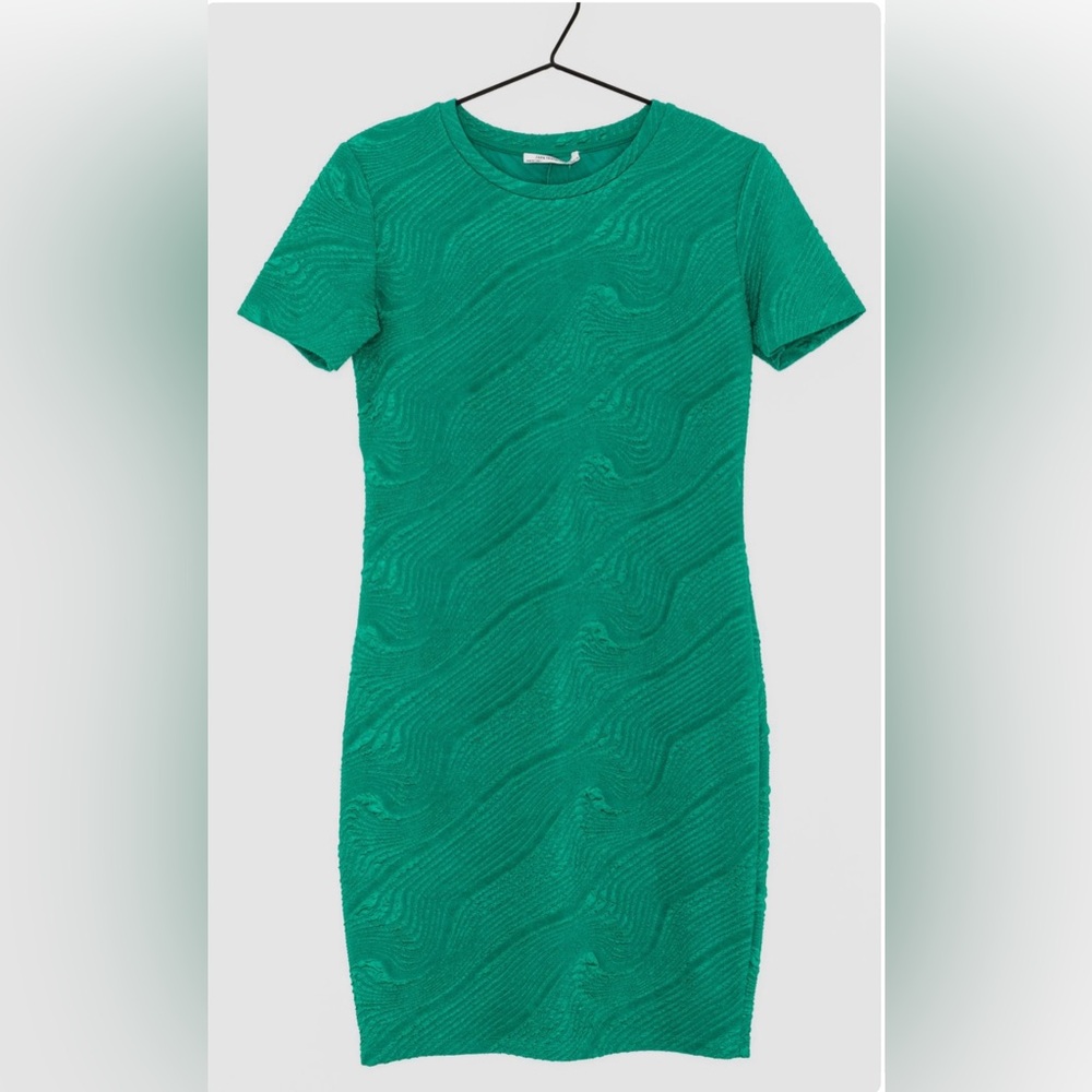 Zara Green Textured Dress Size Medium - PRELOVED
